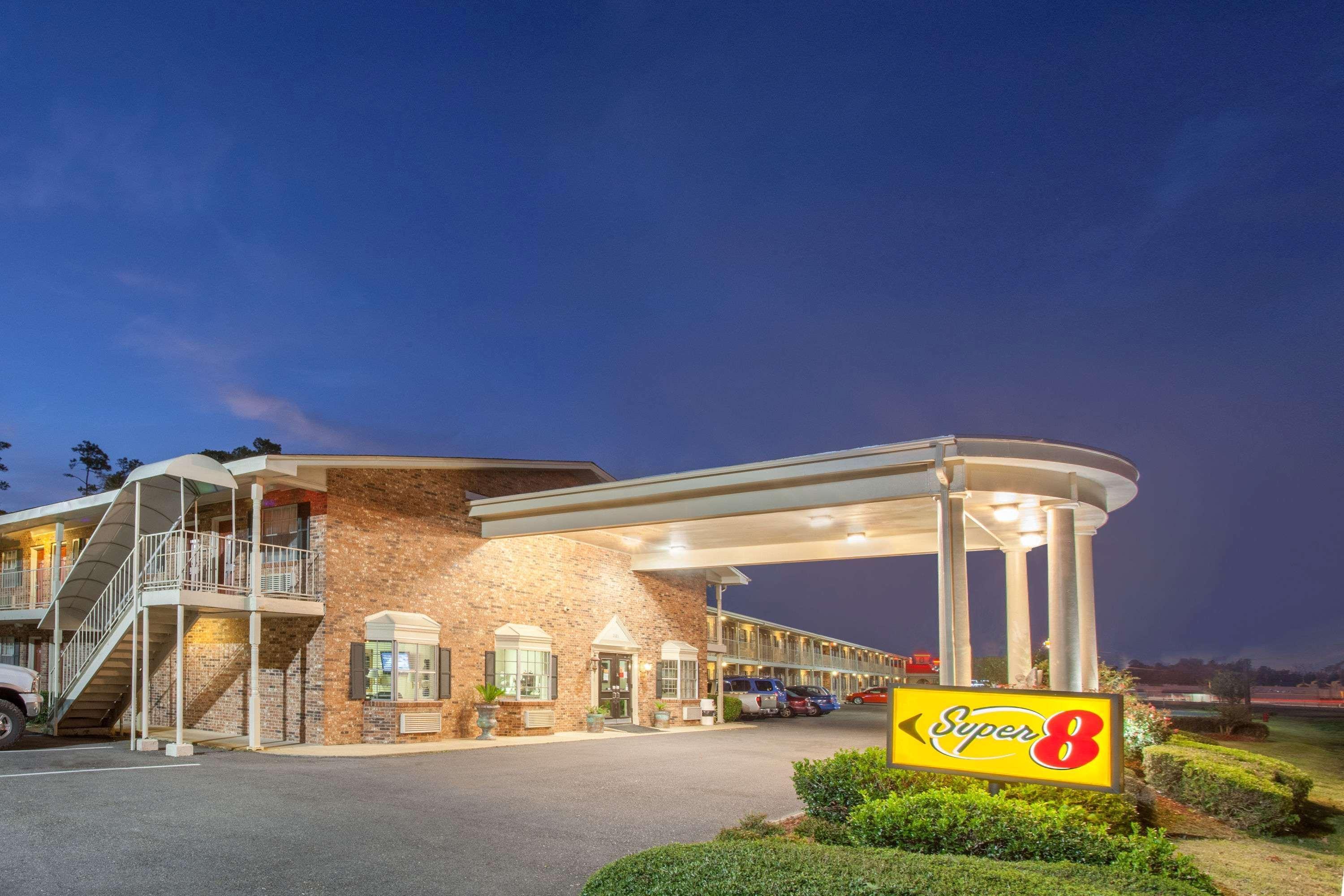 Super 8 By Wyndham West Monroe Hotell Exteriör bild